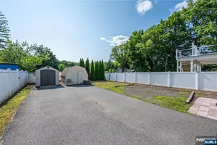 1165 Ringwood Ave, Wanaque, NJ 07450 - Photo 34