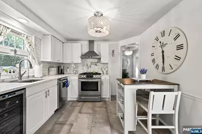 10 Dale Drive, Fairfield, NJ 07004 - Photo 16