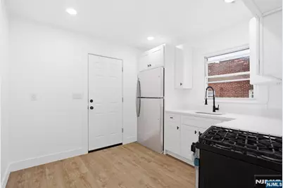 284 2nd Avenue, Newark, NJ 07107 - Photo 30