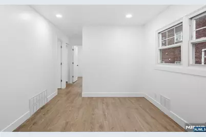 284 2nd Avenue, Newark, NJ 07107 - Photo 8