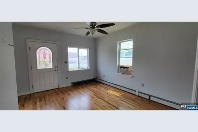 16 Prospect Avenue, Bergenfield, NJ 07621 - Photo 8