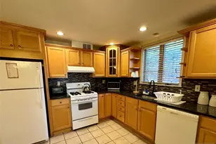 102 Keasler Ave, Lodi, NJ 07644 - Photo 6