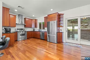 7 Oakdene Ter, Edgewater, NJ 07020 - Photo 14