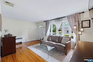 387 Hickory St, Washington Township, NJ 07676 - Photo 4