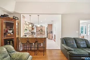 39 Fox Hill Rd, Upper Saddle River, NJ 07458 - Photo 8