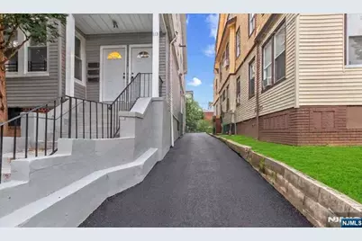 111-113 Huntington Terrace, Newark, NJ 07112 - Photo 2
