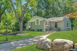 21 Hickory Dr, Oakland, NJ 07436 - Photo 2