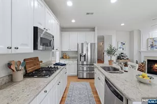 96 Hickory Hill Blvd 1205, Totowa, NJ 07512 - Photo 2