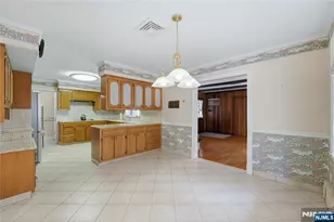 249 River Dr, Elmwood Park, NJ 07407 - Photo 4