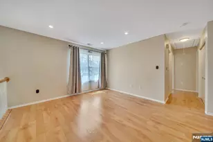 1041 Cumberland Ct, Mahwah, NJ 07430 - Photo 4