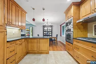 17 Billingsley Dr, Livingston, NJ 07039 - Photo 16