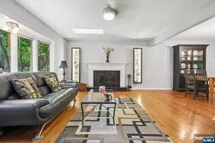 17 Billingsley Dr, Livingston, NJ 07039 - Photo 8