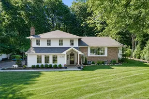 734 Willow Run, Wyckoff Township, NJ 07481 - Photo 2