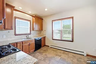 719 Ten Eyck Ave, Lyndhurst Township, NJ 07071 - Photo 16