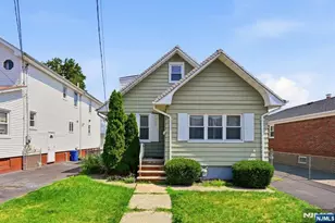 719 Ten Eyck Ave, Lyndhurst Township, NJ 07071 - Photo 2