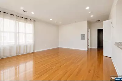 150 61st Street 2L #2L, West New York, NJ 07093 - Photo 4