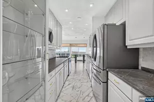 2077 Center Ave Phb, Fort Lee, NJ 07024 - Photo 14