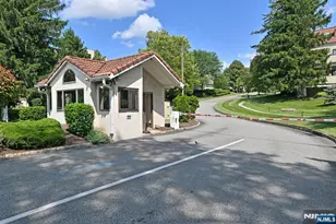 354 Stiles Ct, West Orange Township, NJ 07052 - Photo 4