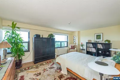 2 Claridge Drive 8Hw #8HW, Verona, NJ 07044 - Photo 18