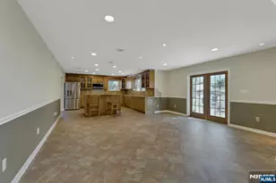 375 Sanford Ave, Lyndhurst Township, NJ 07071 - Photo 12