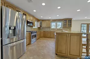 375 Sanford Ave, Lyndhurst Township, NJ 07071 - Photo 16