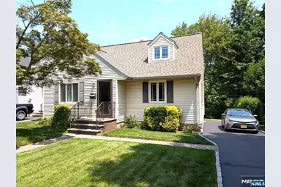70 Bromley Place, Nutley, NJ 07110 - Photo 2