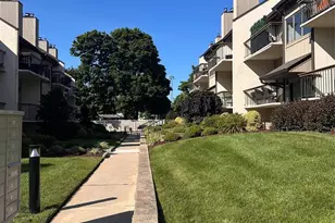 612 W Ridge Mews, Wood Ridge, NJ 07075 - Photo 2