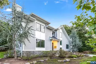 55 Cedar St, Cresskill, NJ 07626 - Photo 2