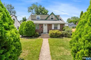 10 Greenwich St, Bergenfield, NJ 07621 - Photo 2