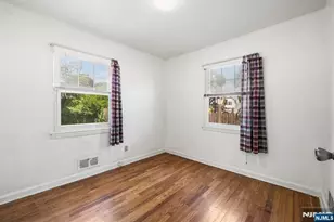 10 Greenwich St, Bergenfield, NJ 07621 - Photo 8