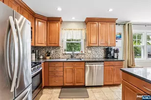 134 Manhattan Ave, Waldwick, NJ 07463 - Photo 6