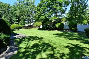 317 McKinley Blvd, Paramus, NJ 07652 - Photo 38