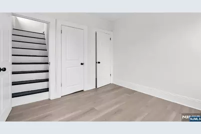 240 End Avenue, Newark, NJ 07106 - Photo 42