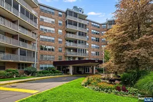 530 Valley Road 5M, Montclair, NJ 07043 - Photo 2