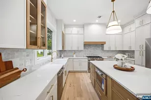 34 Crest View Hill Rd, Livingston, NJ 07039 - Photo 8