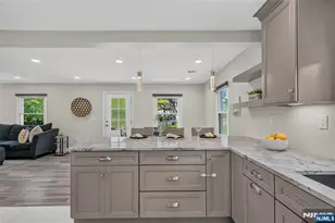 60 Moore Ave, Waldwick, NJ 07463 - Photo 4