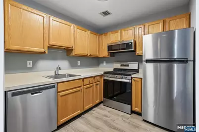 164 Cambridge Court, Clifton, NJ 07014 - Photo 14