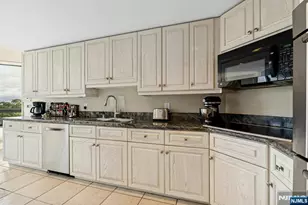 900 Palisade Ave 4F, Fort Lee, NJ 07024 - Photo 16