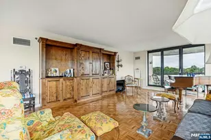 900 Palisade Ave 4F, Fort Lee, NJ 07024 - Photo 4