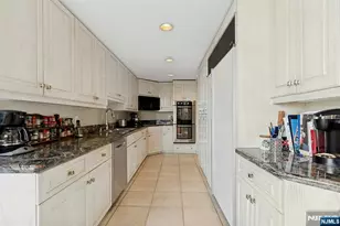 900 Palisade Ave 4F, Fort Lee, NJ 07024 - Photo 14