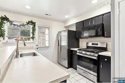 36 Byrnes Lane, Sayreville, NJ 08872 - Photo 4