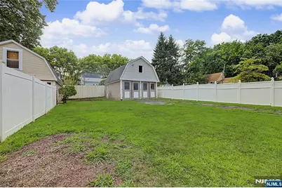 126 Genesee Avenue, Teaneck Township, NJ 07666 - Photo 22