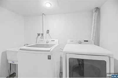 126 Genesee Avenue, Teaneck Township, NJ 07666 - Photo 18