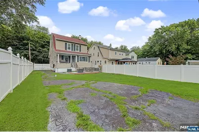 126 Genesee Avenue, Teaneck Township, NJ 07666 - Photo 24