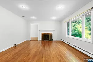 16 Dater Ln, Saddle River, NJ 07458 - Photo 2
