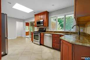 16 Dater Ln, Saddle River, NJ 07458 - Photo 6