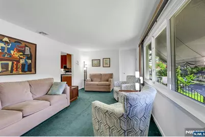 37 Hilltop Terrace, Bloomingdale, NJ 07403 - Photo 4