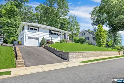 37 Hilltop Terrace, Bloomingdale, NJ 07403 - Photo 22
