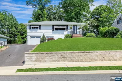 37 Hilltop Terrace, Bloomingdale, NJ 07403 - Photo 1