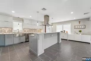 12 Manning Rd, Paramus, NJ 07652 - Photo 8